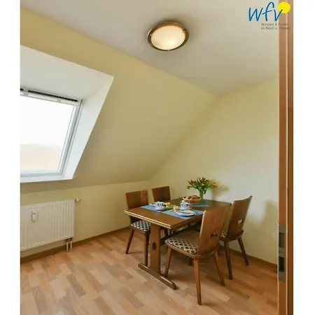 Lovely With Balcony 아파트 방어로게