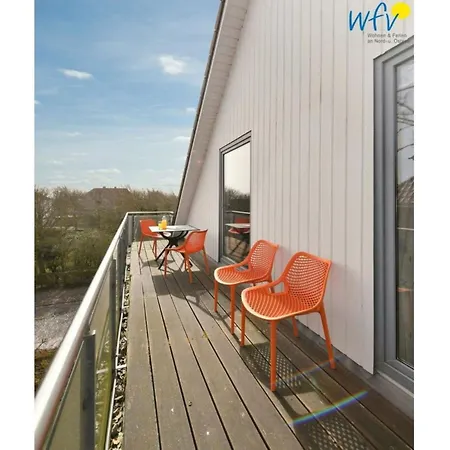 Lovely With Balcony 아파트